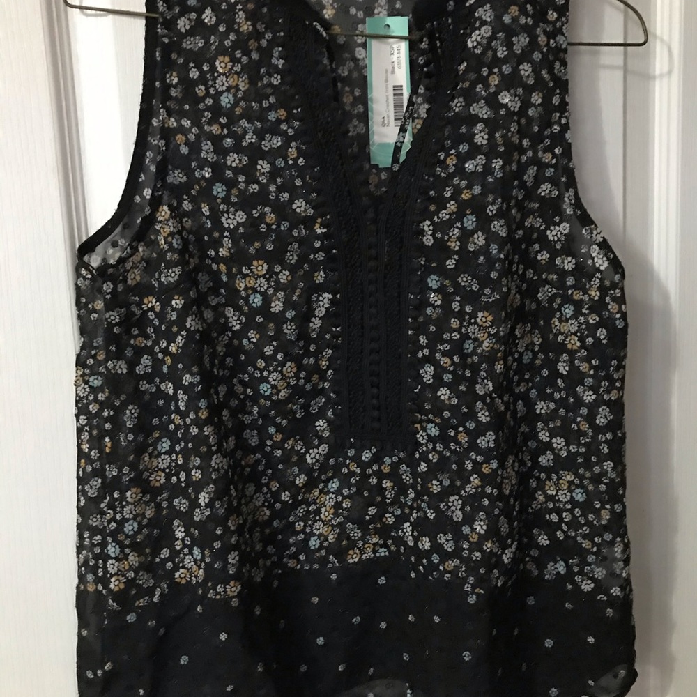 Elegant and fresh blouse!